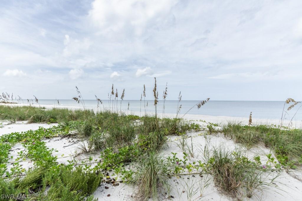 1977 Gulf Shore Blvd. #606, Naples, FL 34102