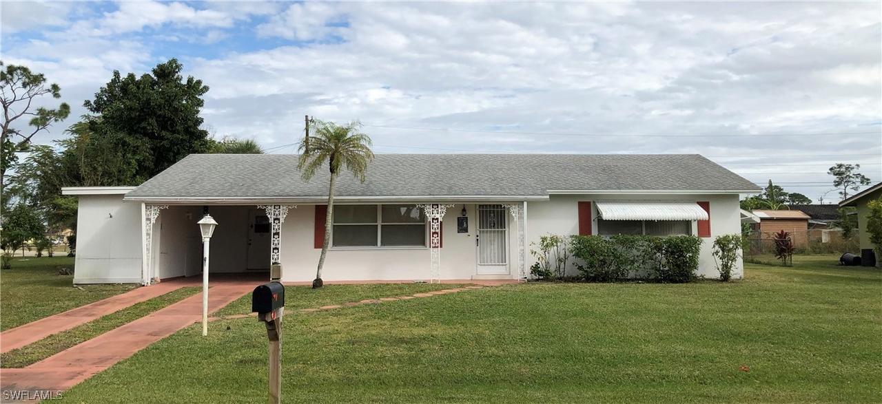 355 Beachwood Ave., Lehigh Acres, FL 33936