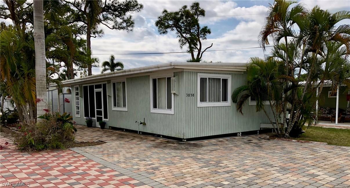 3858 Cardinal Cir., Bonita Springs, FL 34134