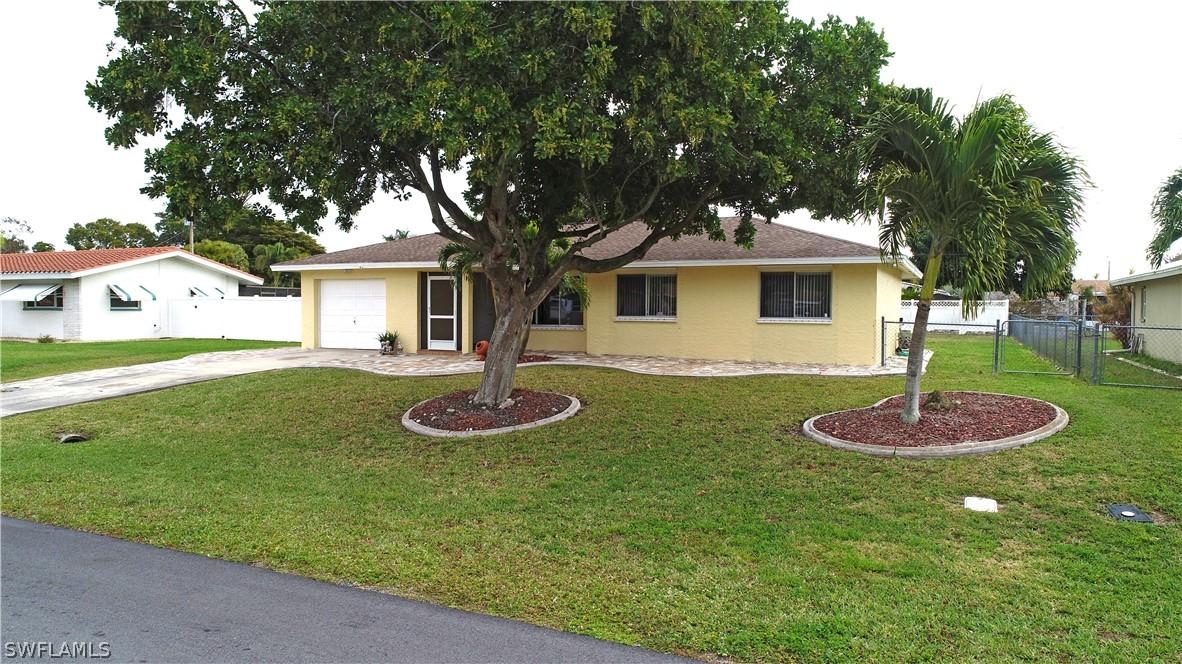 4511 SE 10th Pl., Cape Coral, FL 33904