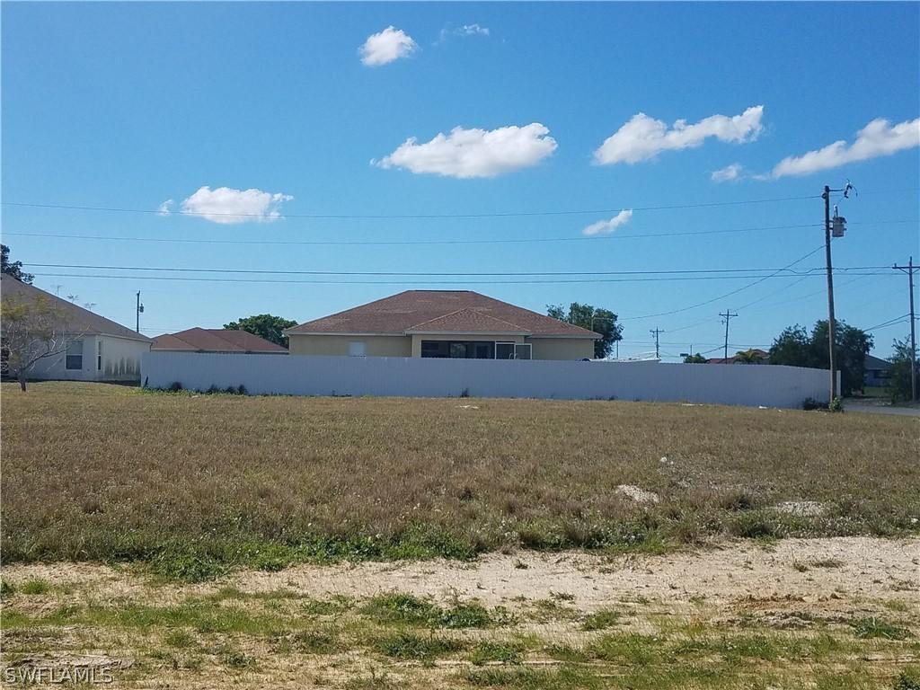 511 NE 1st Pl., Cape Coral, FL 33909