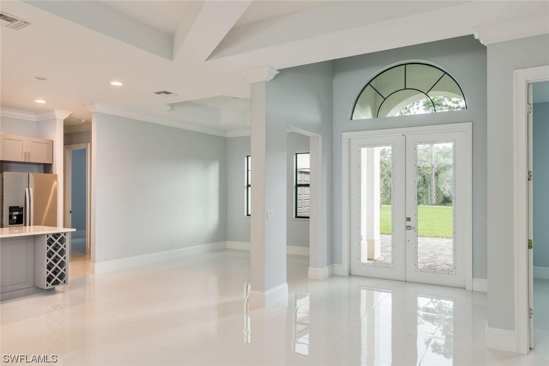 406 14th St., Naples, FL 34120