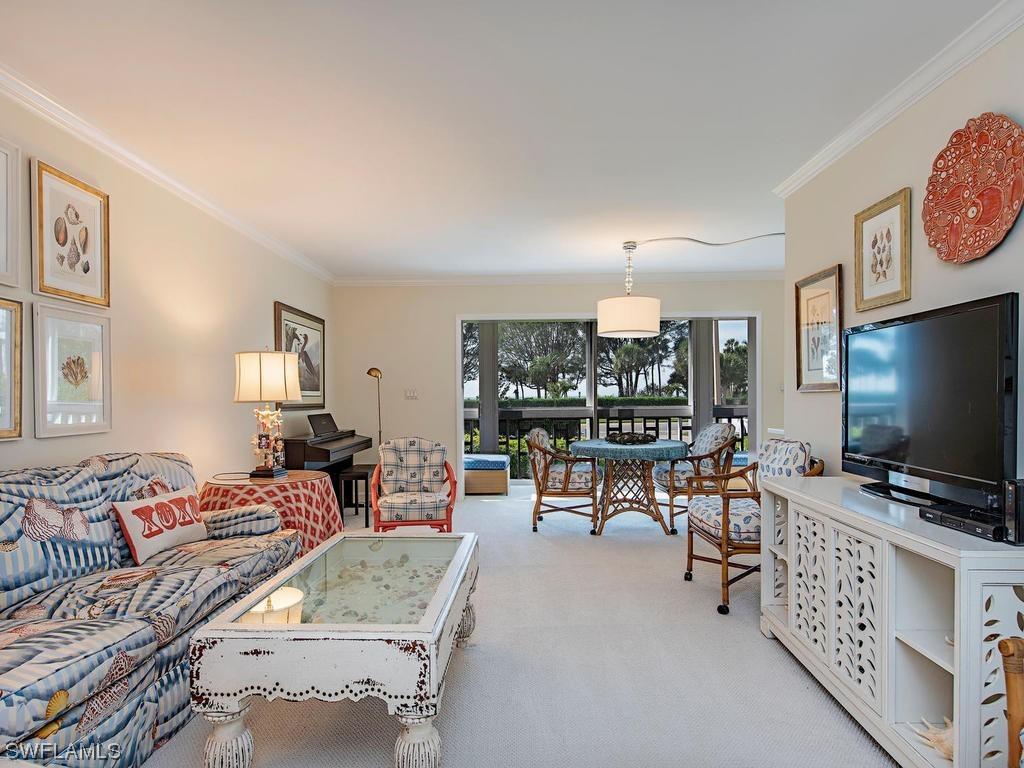 2082 Gulf Shore Blvd. #101, Naples, FL 34102