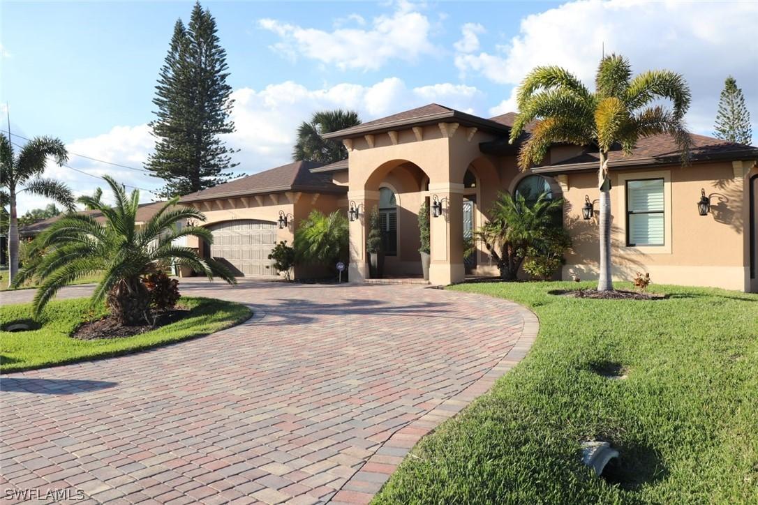 615 SE 33rd St., Cape Coral, FL 33904
