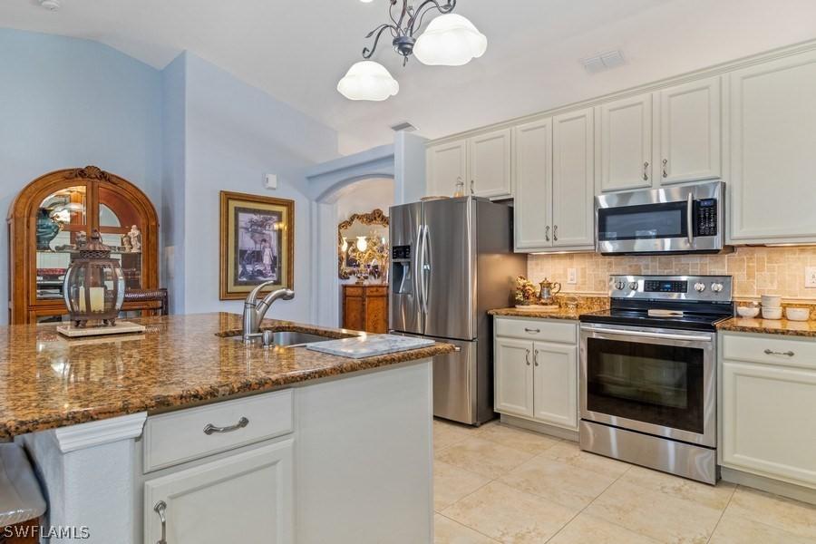 2511 NE 6th Pl., Cape Coral, FL 33909