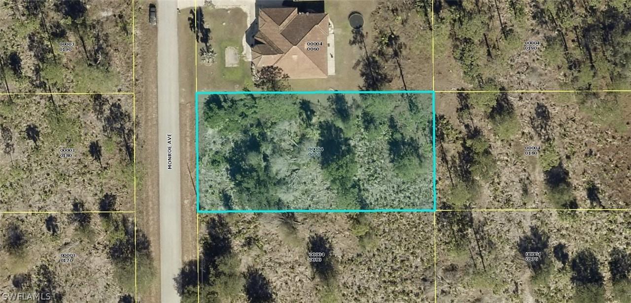 810 Monroe Ave., Lehigh Acres, FL 33972
