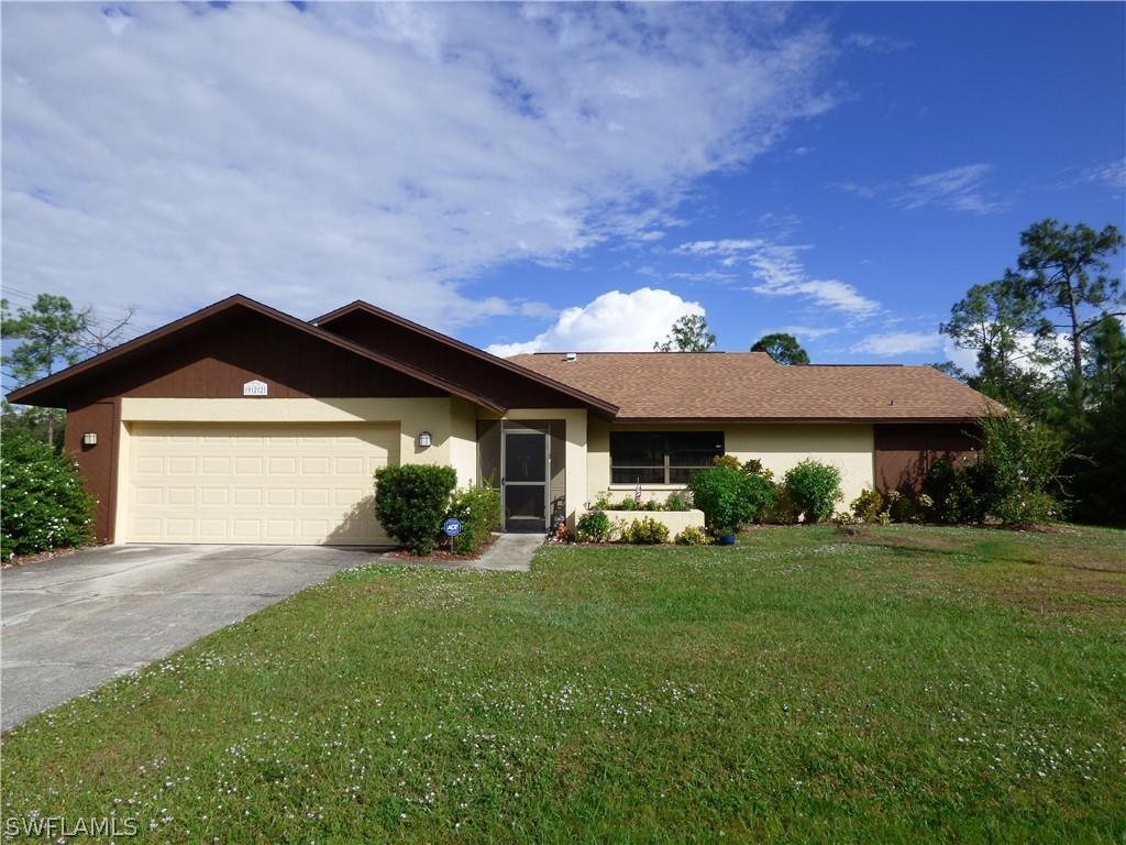 922 Sheldon Ave., Lehigh Acres, FL 33936