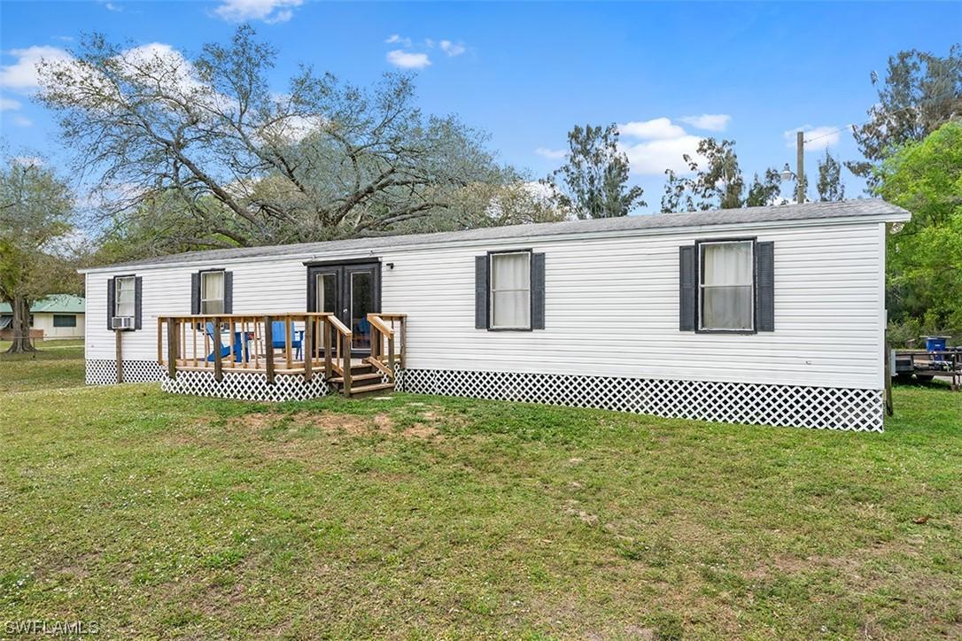 7636 Suncoast Dr., North Fort Myers, FL 33917