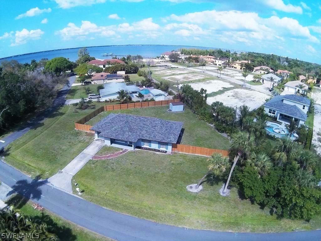 5520 Shaddelee Ln., Fort Myers, FL 33919