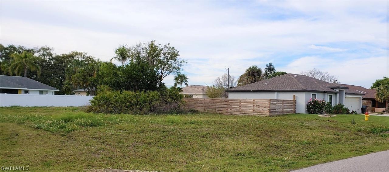 922 SW 6th Ct., Cape Coral, FL 33991