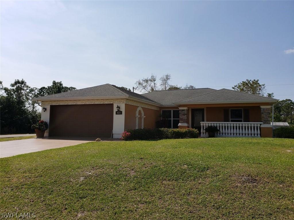 823 Agnes Ave., Lehigh Acres, FL 33971