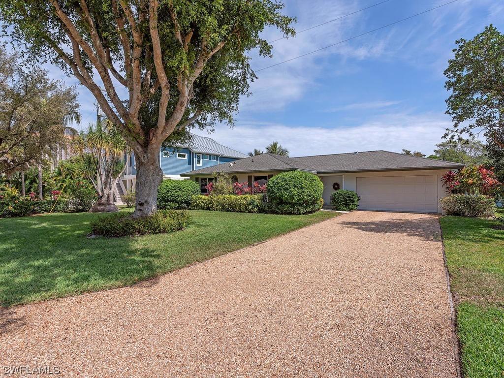 5092 Starfish Ave., Naples, FL 34103