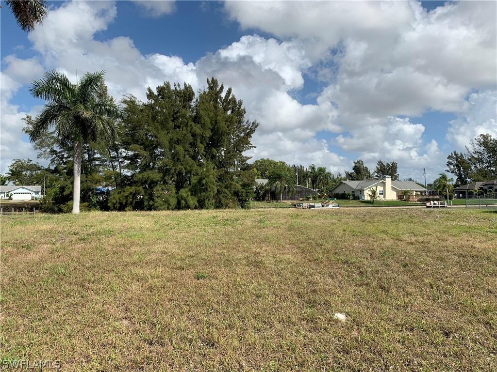 511 SW 28th Ter., Cape Coral, FL 33914