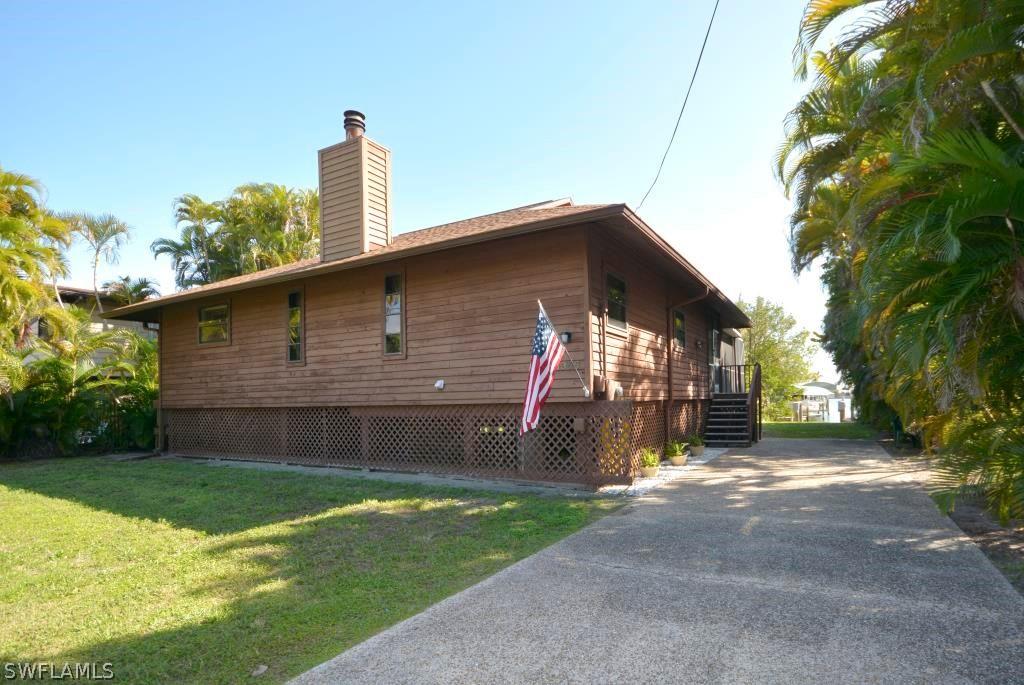 3355 4th Ave., St James City, FL 33956