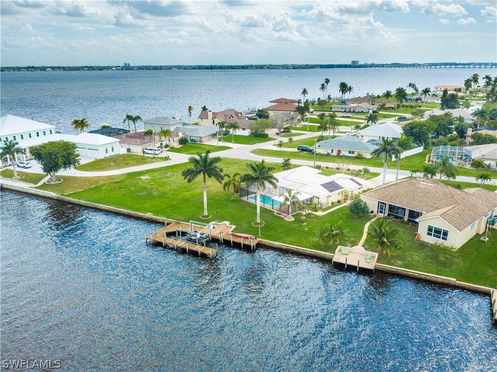 2113 SE 36th Ter., Cape Coral, FL 33904