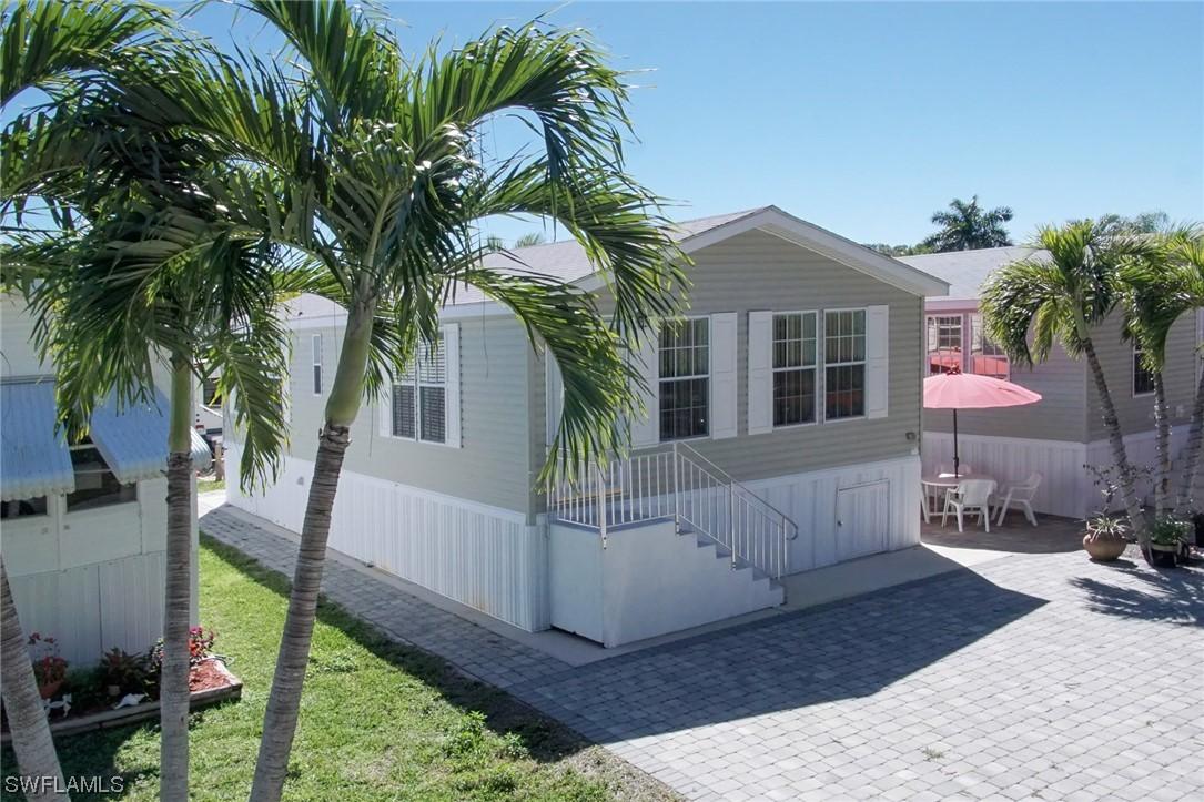 3813 Lemon Twist Loop, Bonita Springs, FL 34134