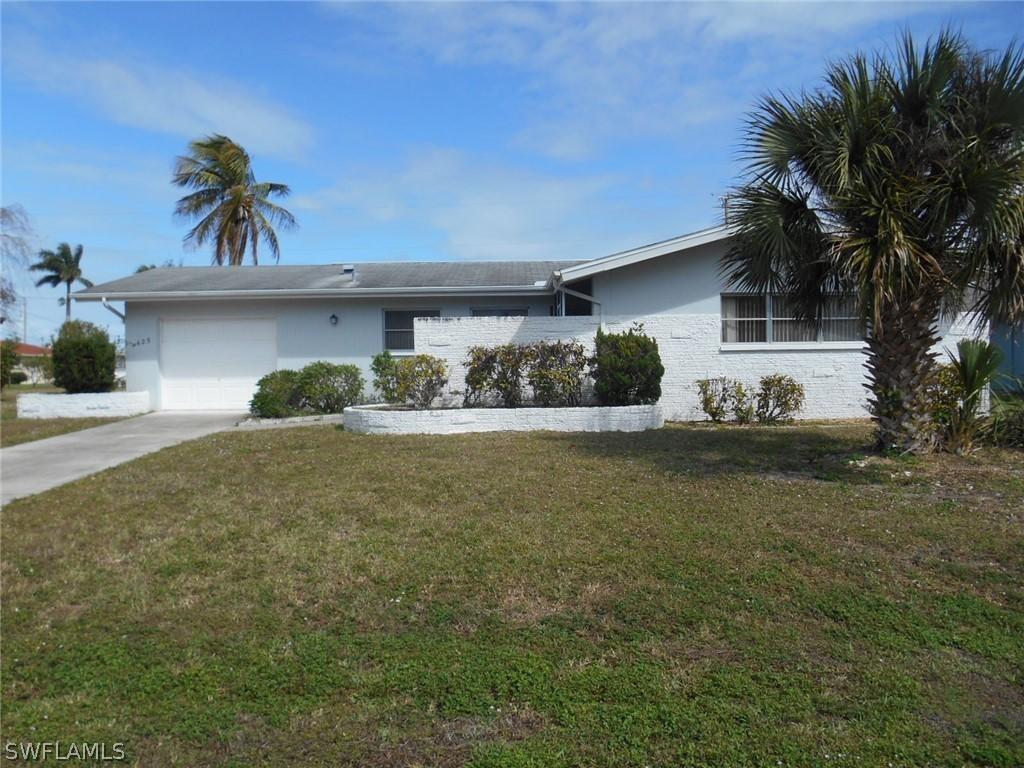 4425 SE 9th Pl., Cape Coral, FL 33904