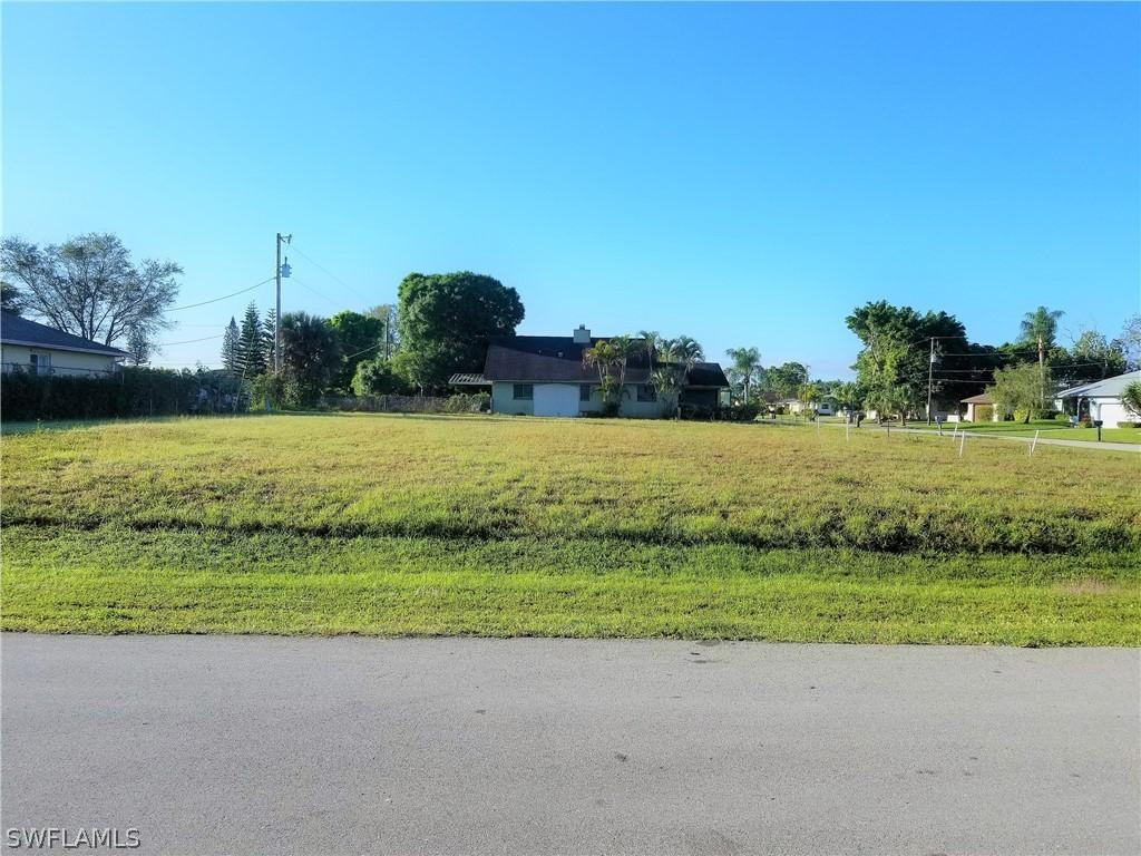 523 SE 21st Ave., Cape Coral, FL 33990
