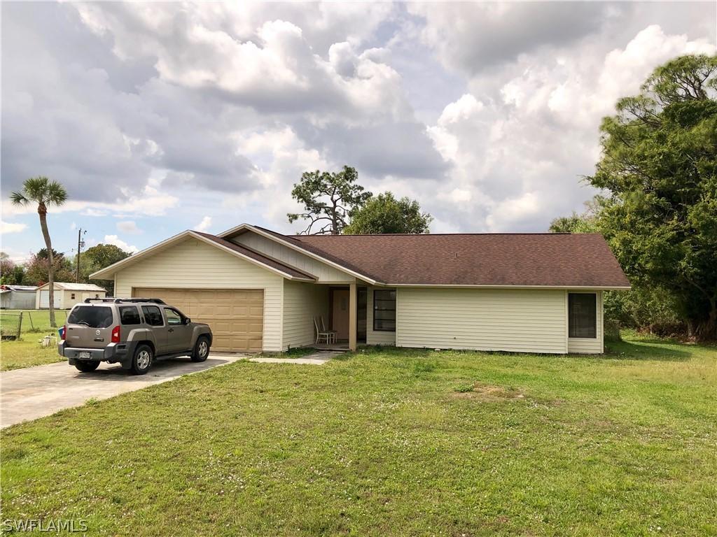 23 Greenwood Ave., Lehigh Acres, FL 33936