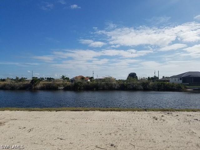 1221 NW 41st Pl., Cape Coral, FL 33993