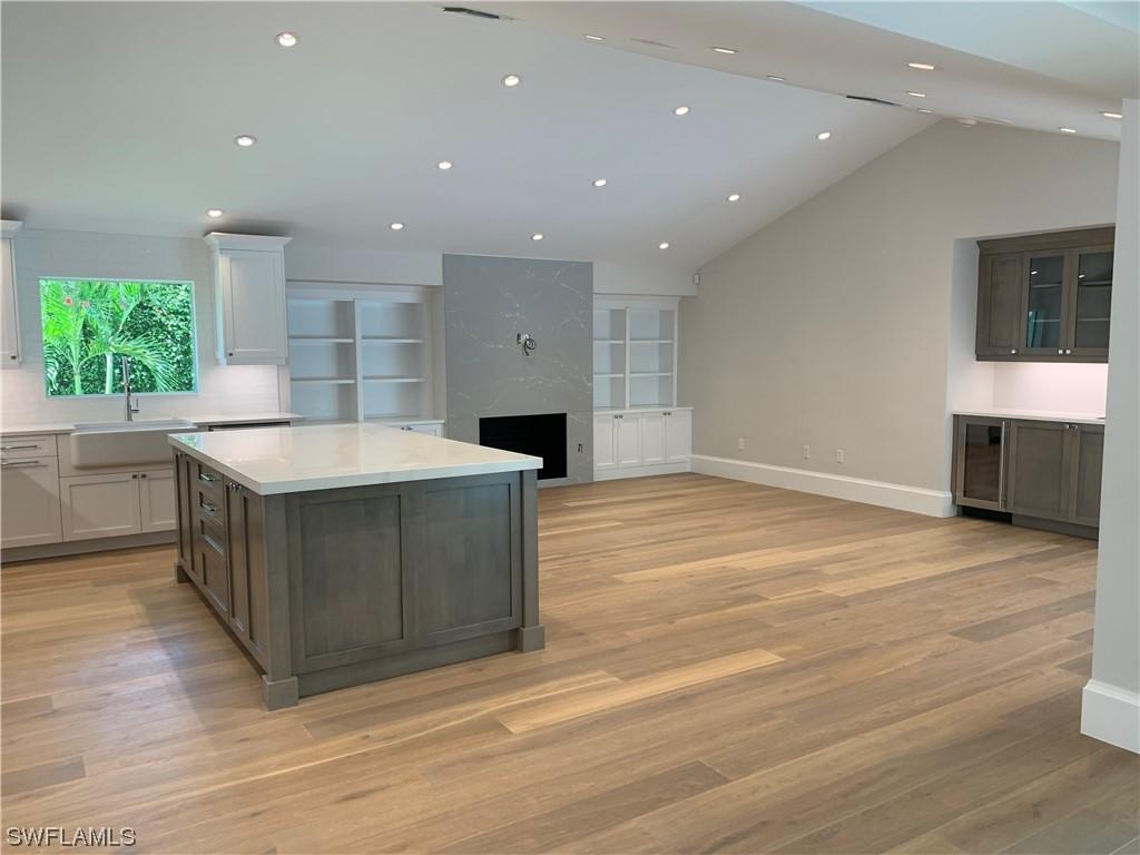 549 Neapolitan Way, Naples, FL 34103