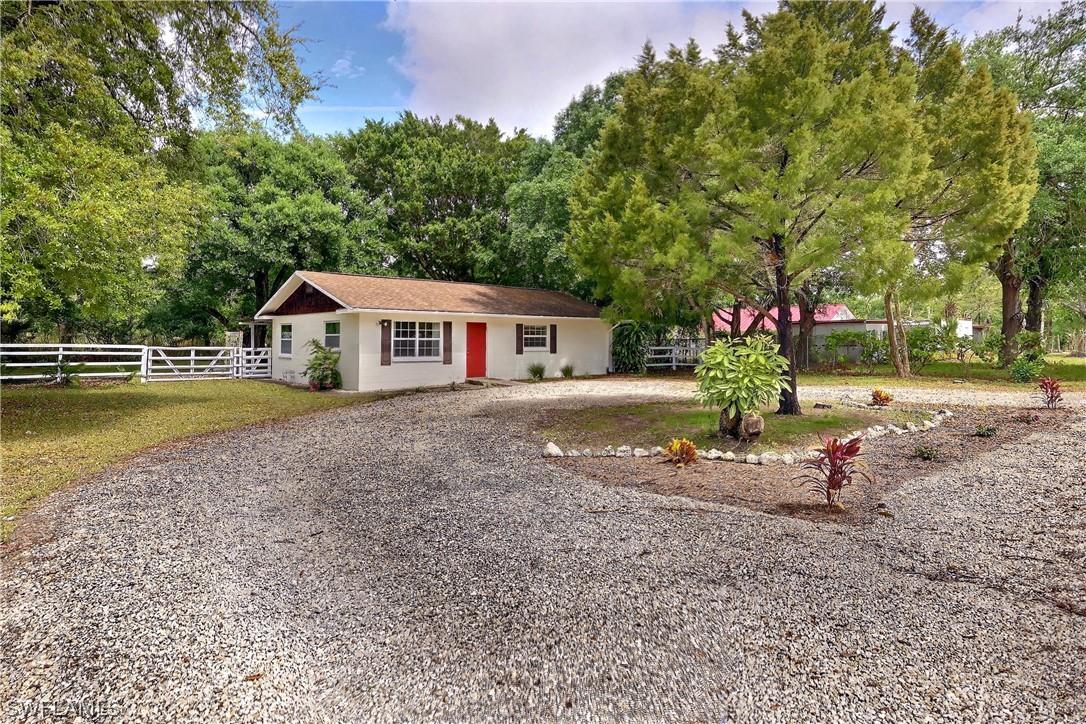 135 Diana Ave., Fort Myers, FL 33905