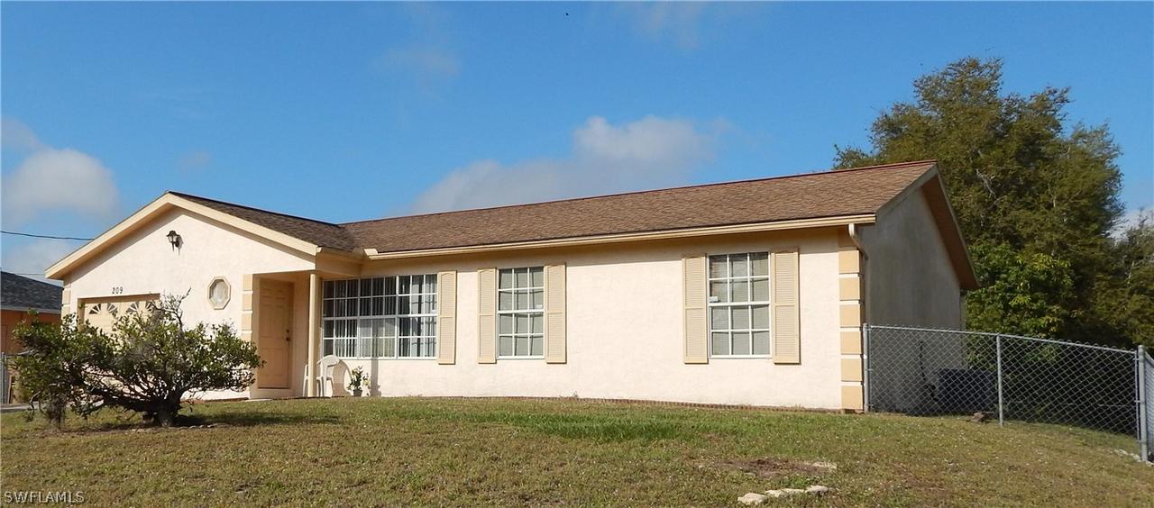 209 Gordon Ave., Lehigh Acres, FL 33971