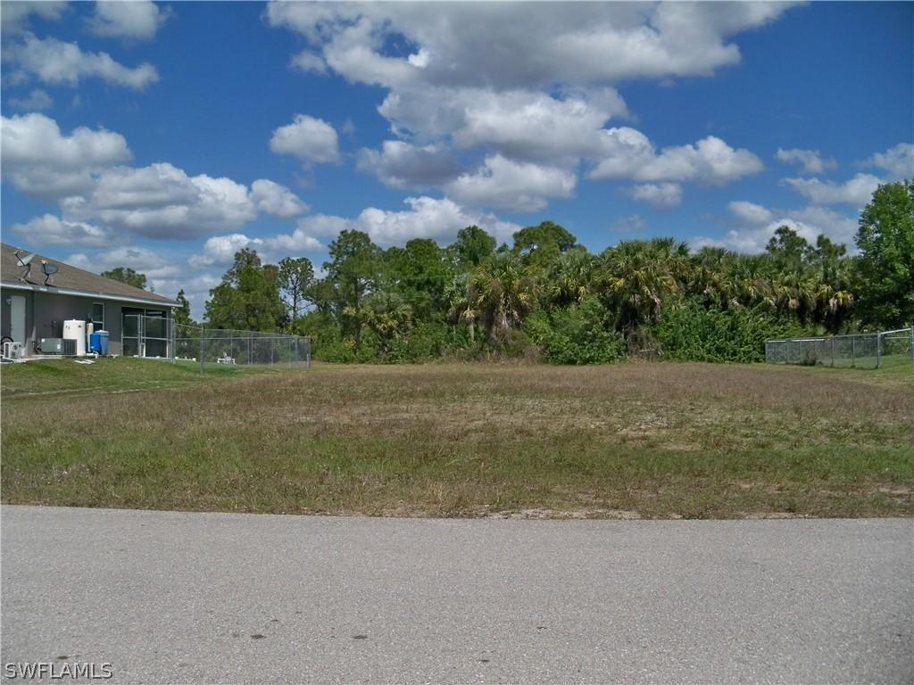 1529 NE 35th Ln., Cape Coral, FL 33909