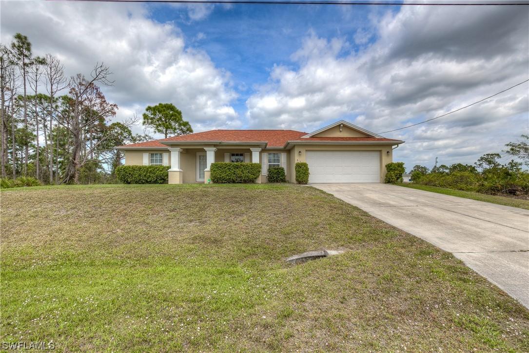833 Palomino St., Lehigh Acres, FL 33974