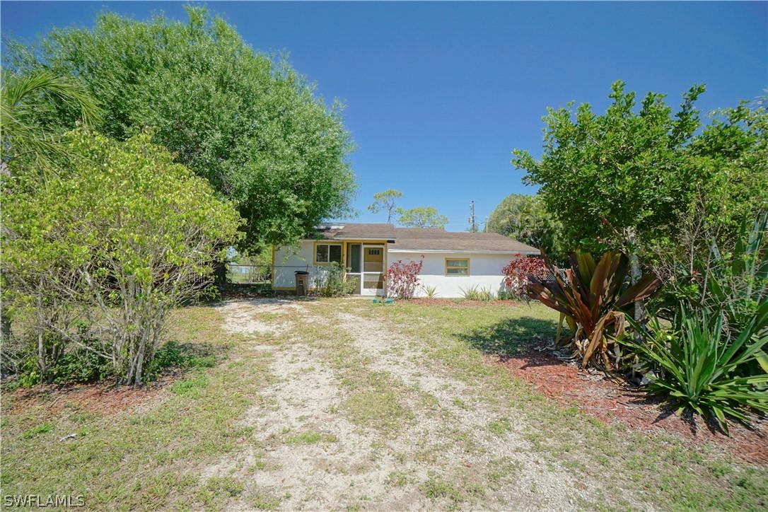 1121 Gifford Ave., Lehigh Acres, FL 33936