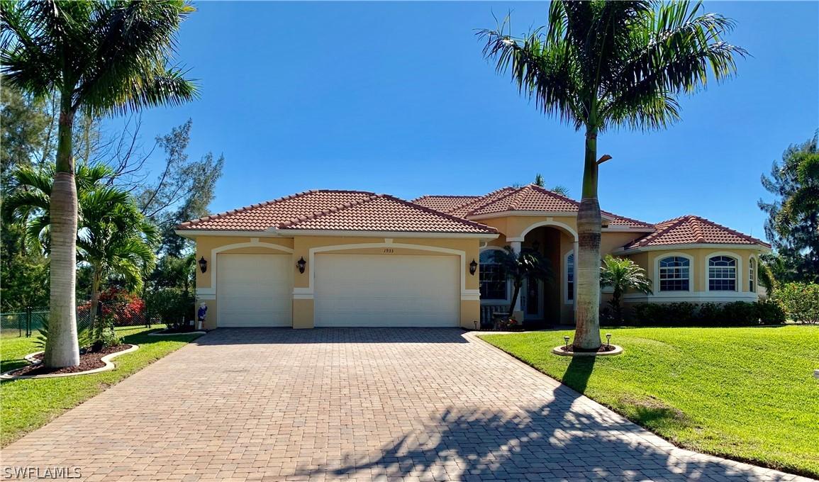 1933 SW 15th Pl., Cape Coral, FL 33991