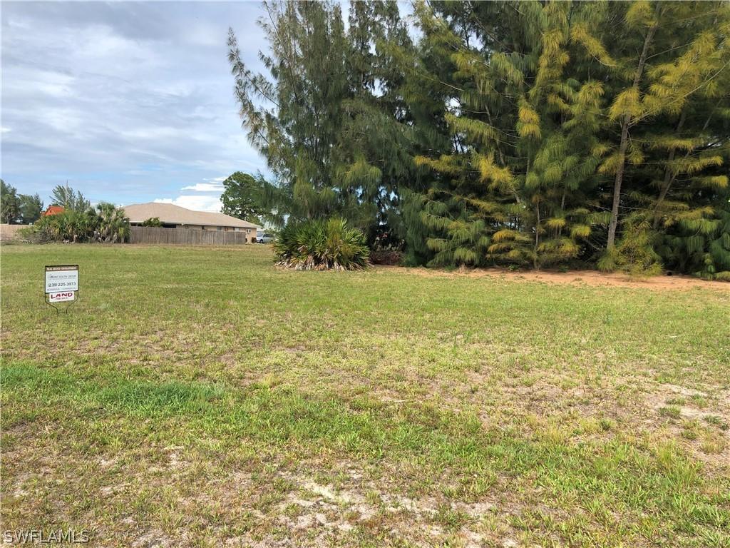 1823 NW 2nd Pl., Cape Coral, FL 33993