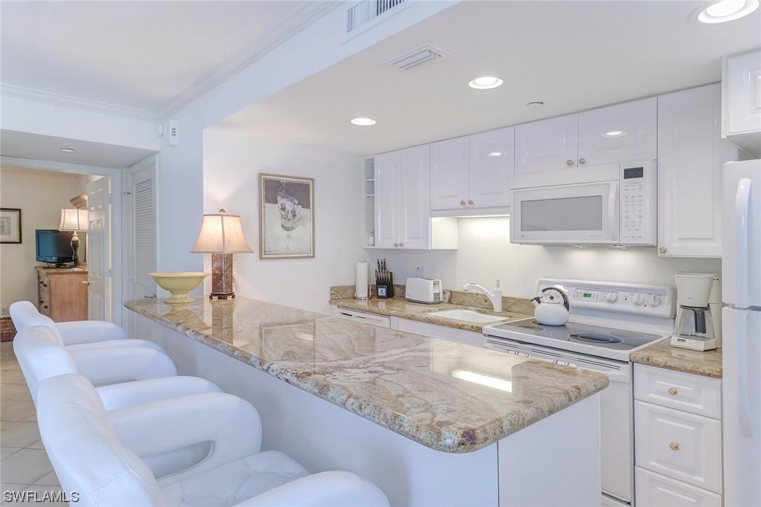 480 5th St. #201, Naples, FL 34102