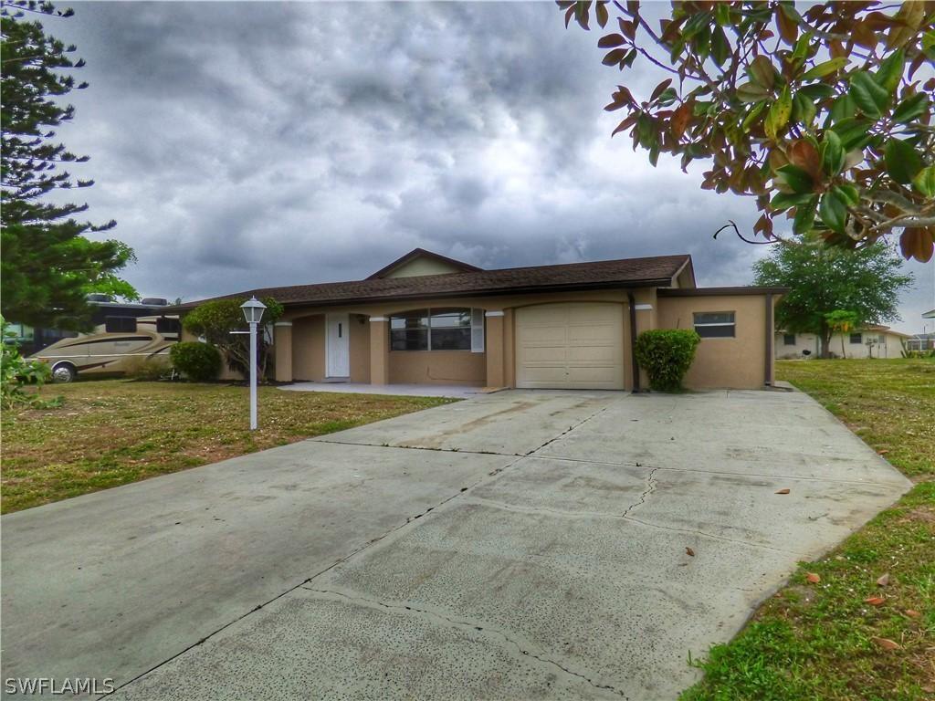 1427 Alwynne Dr., Lehigh Acres, FL 33936