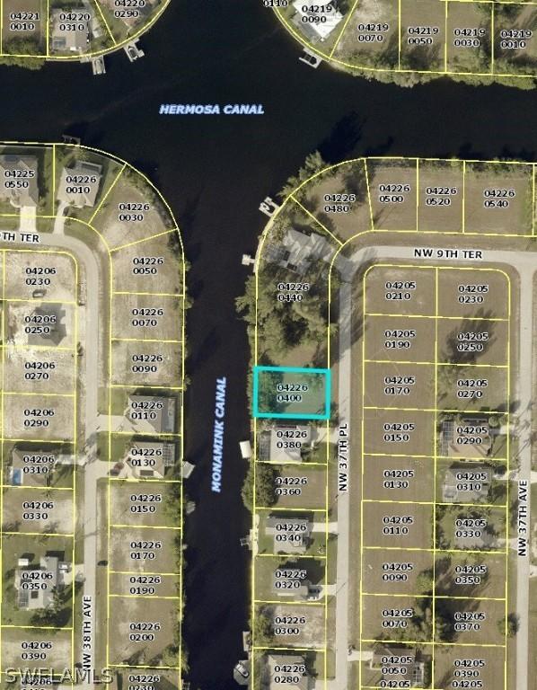 902 NW 37th Pl., Cape Coral, FL 33993