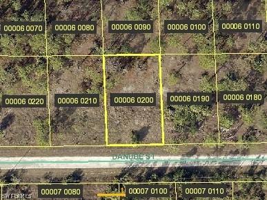 931 Danube St., Lehigh Acres, FL 33974