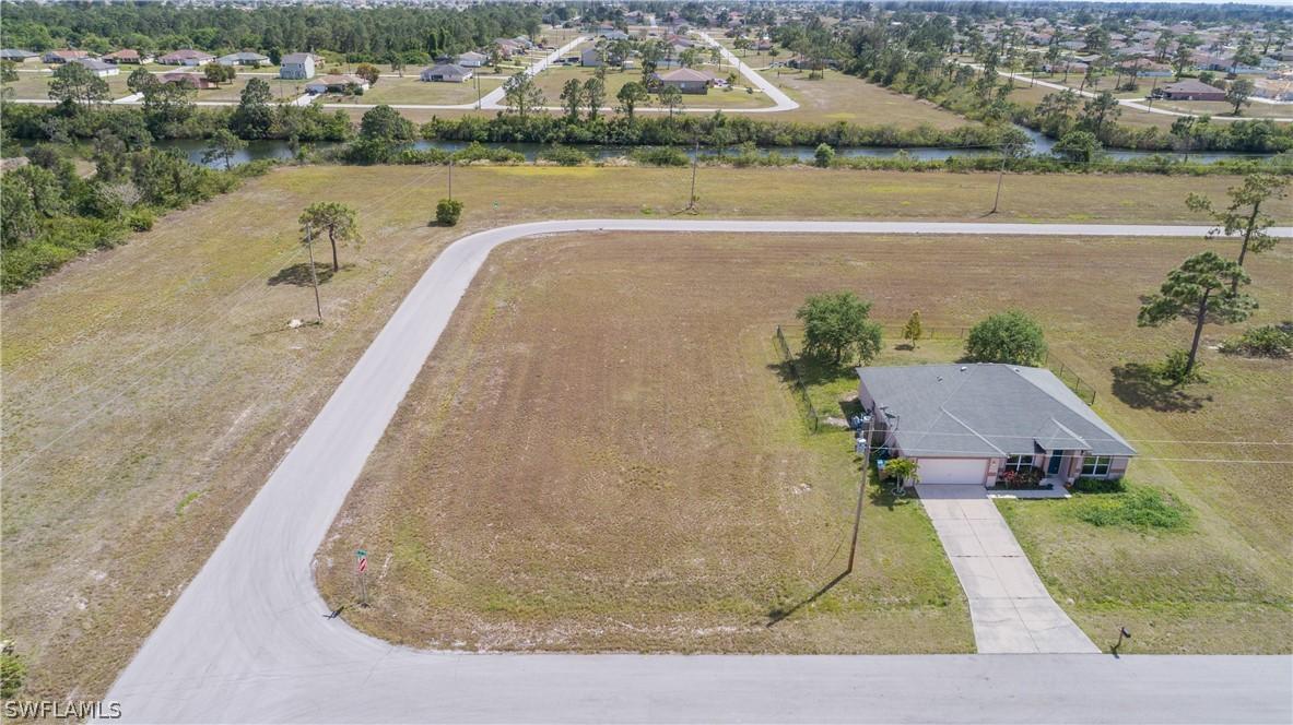 1810 NW 27th Ter., Cape Coral, FL 33993