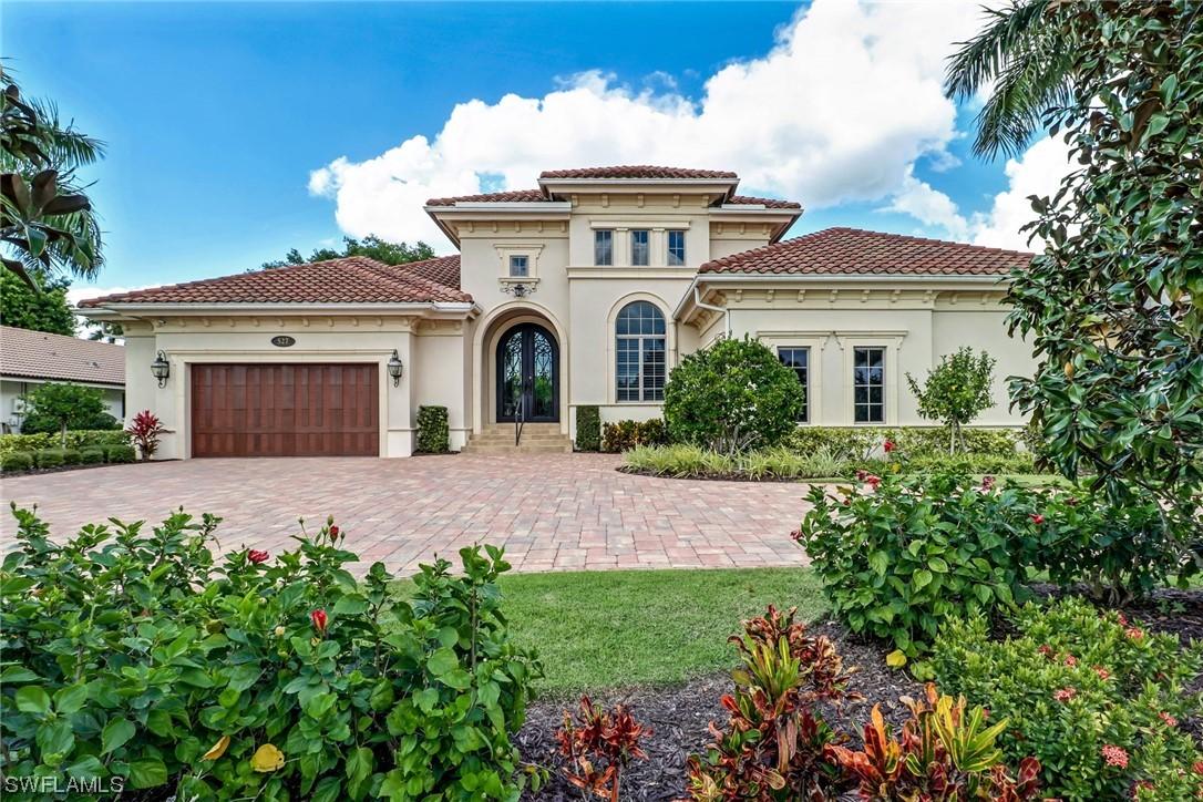 527 Parkwood Ln., Naples, FL 34103