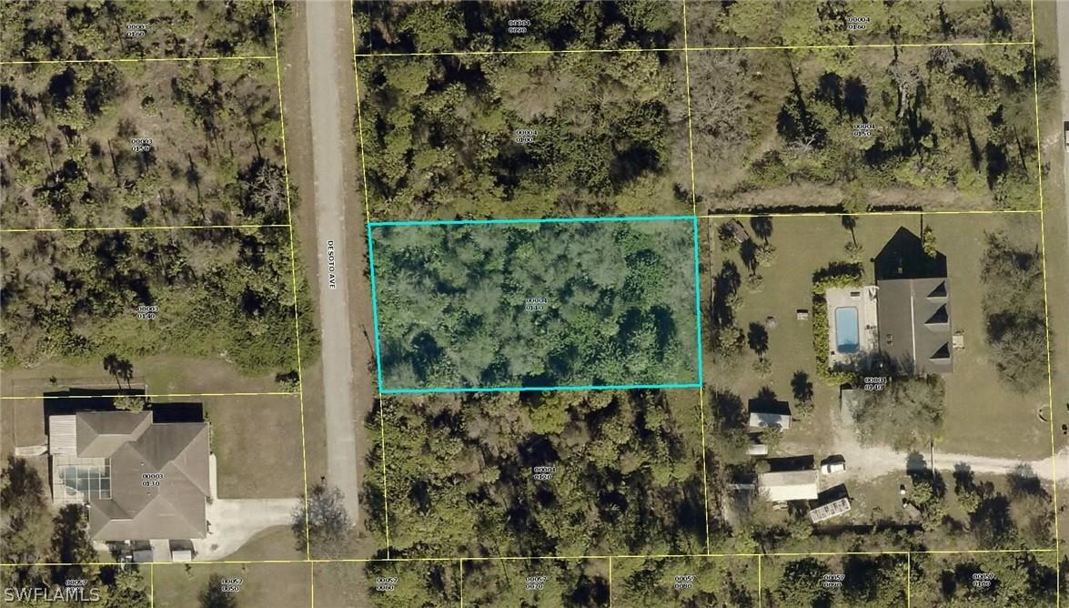 402 Desoto Ave., Lehigh Acres, FL 33972