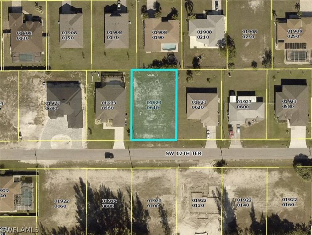 705 SW 12th Ter., Cape Coral, FL 33991