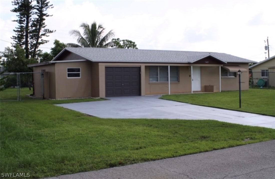 1421 Huntdale St., Lehigh Acres, FL 33936