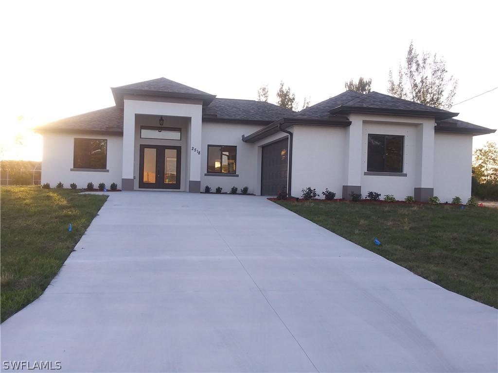 902 Edison Ave., Lehigh Acres, FL 33972