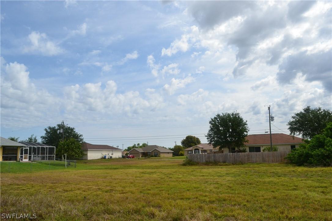 463 NE 1st Pl., Cape Coral, FL 33909