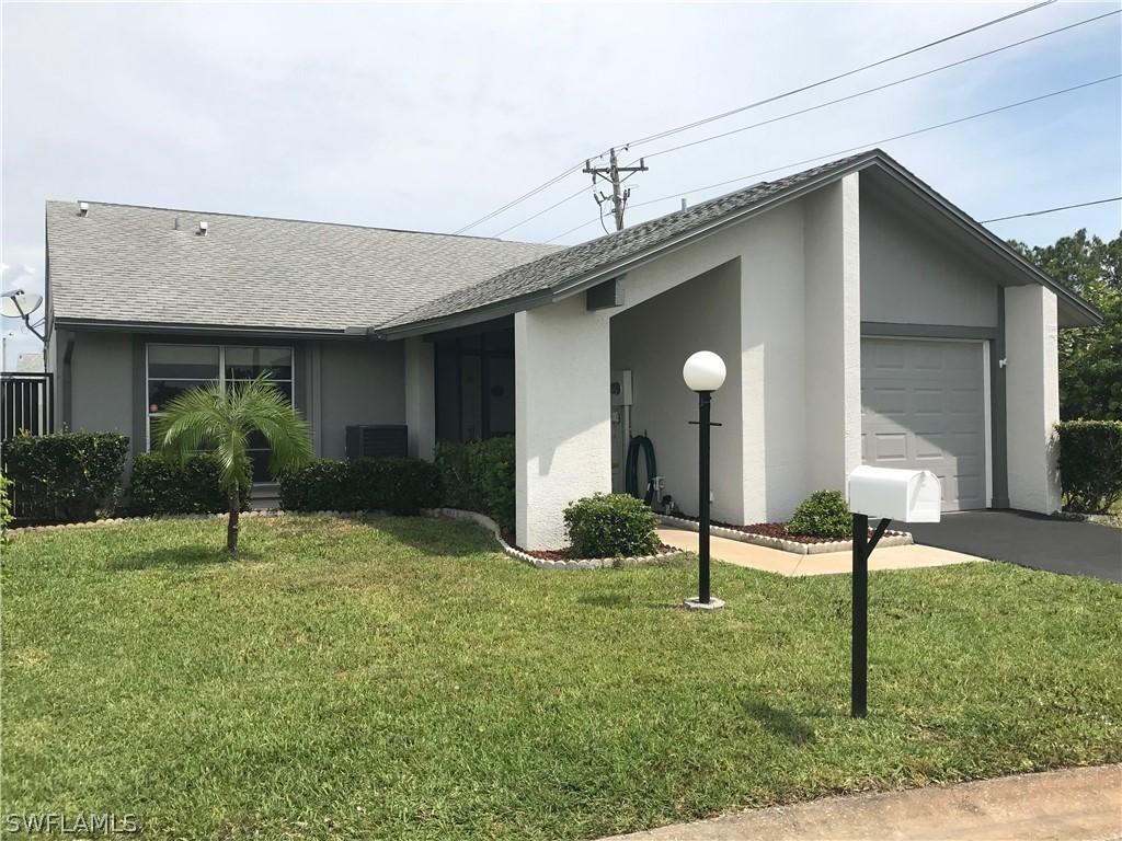 9813 Maplecrest Cir., Lehigh Acres, FL 33936