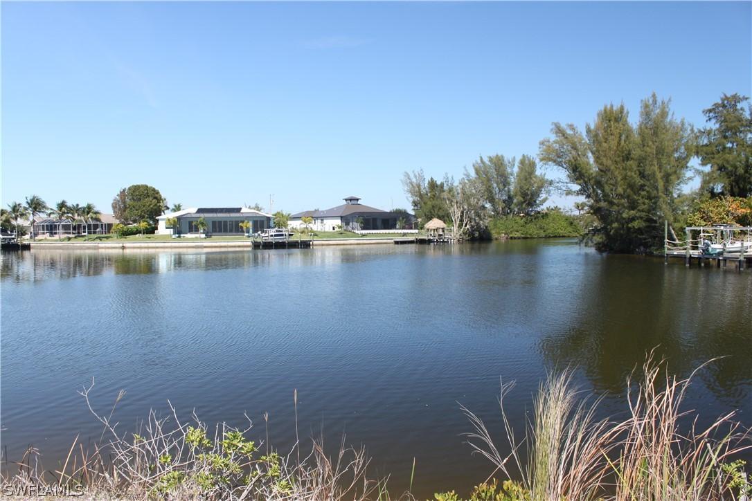 915 NW 38th Ave., Cape Coral, FL 33993