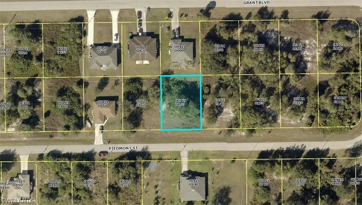 521/523 Piedmont St., Lehigh Acres, FL 33974