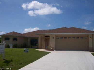 1134 Fontana St., Lehigh Acres, FL 33974