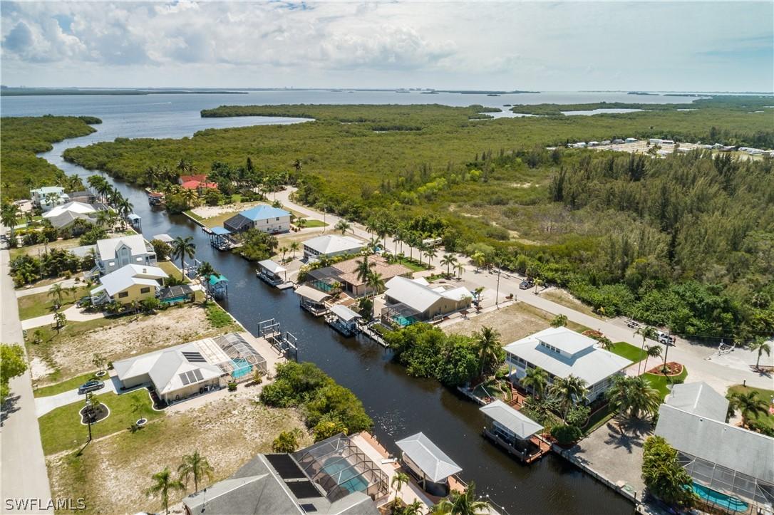 3358 Pinetree Dr., St. James City, FL 33956