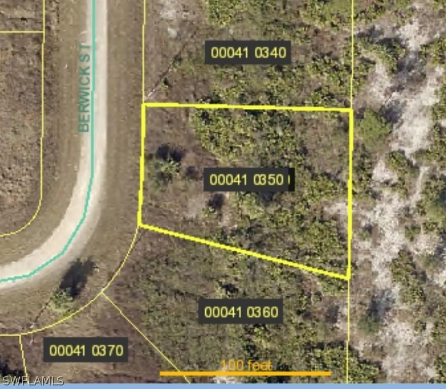 1032 Berwick St., Lehigh Acres, FL 33974