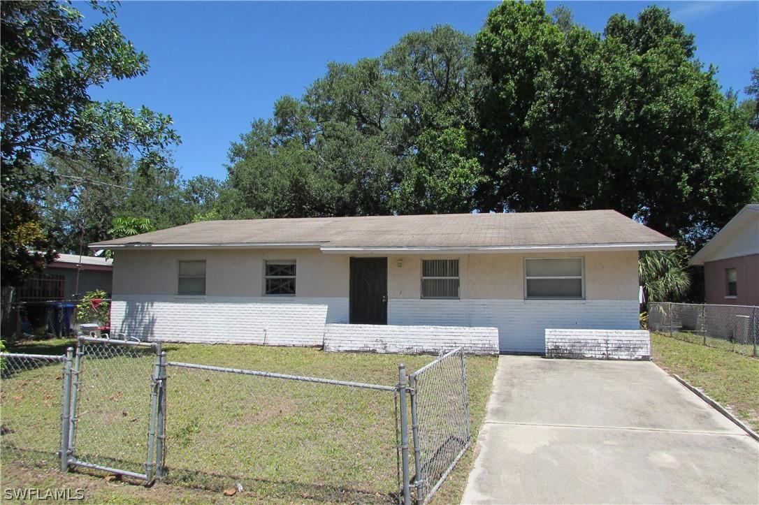 2613 Saint Charles St., Fort Myers, FL 33916